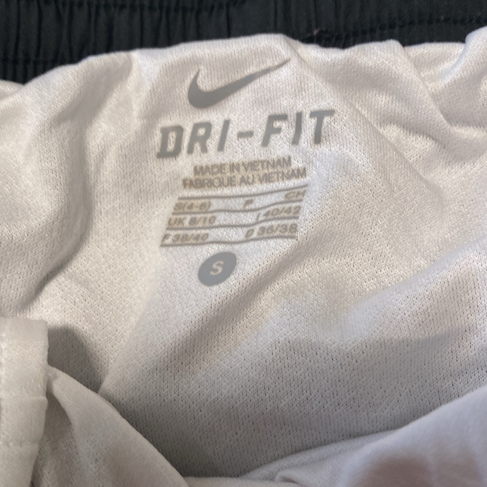 Nike shorts size small 2 pairs good condition - Picture 3 of 6